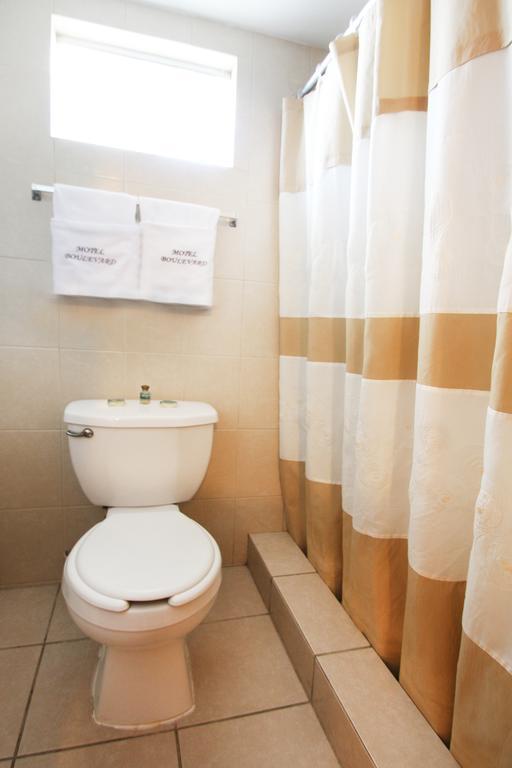 Hotel Boulevard Mexicali Oda fotoğraf